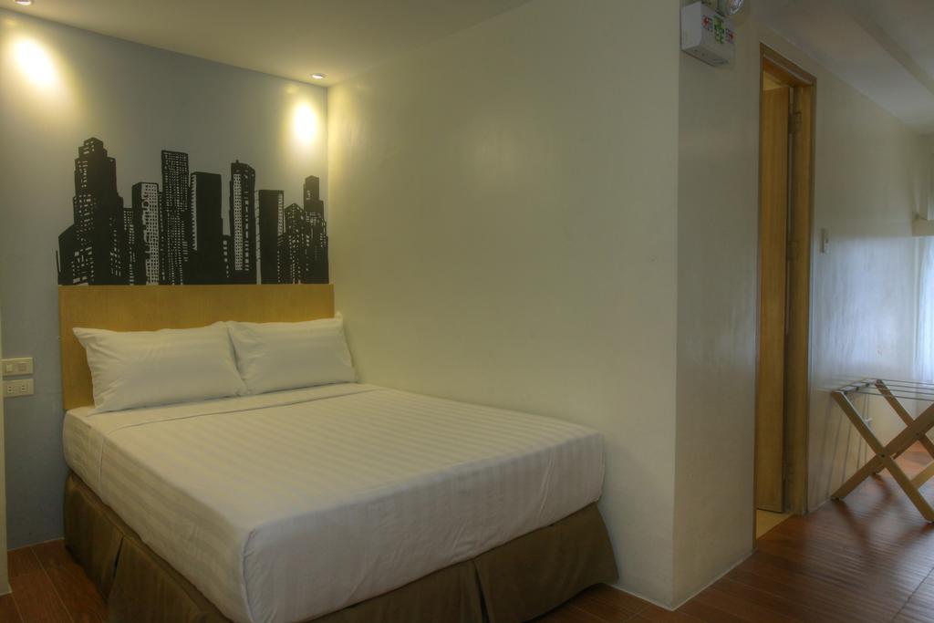 Fersal Hotel Makati Avenue Makati City Room photo